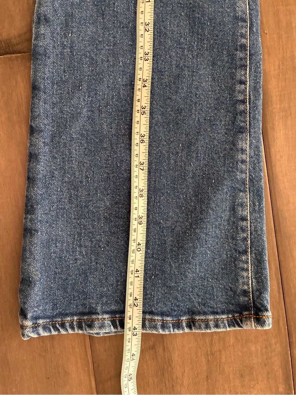 Good American Good Classic High Rise Flare Jeans in Blue Medium Wash - Size 8 - Picture 9 of 15